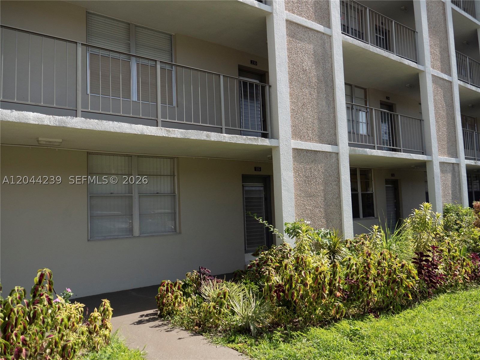 #<MlsListing:0x00007fb2ceecd708>