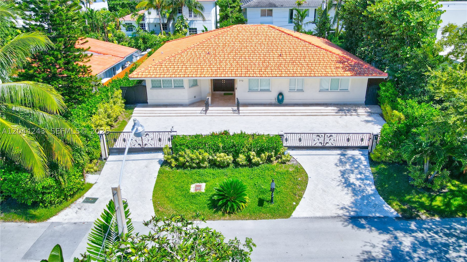 773 Woodcrest Rd, Key Biscayne FL 33149