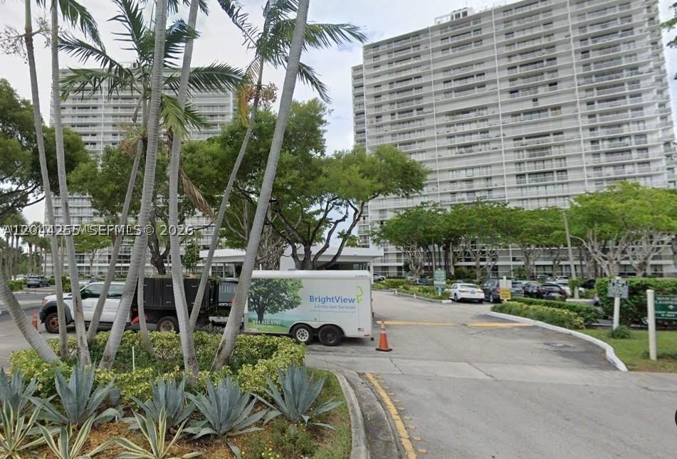 3701 N Country Club Dr #207, Aventura FL 33180