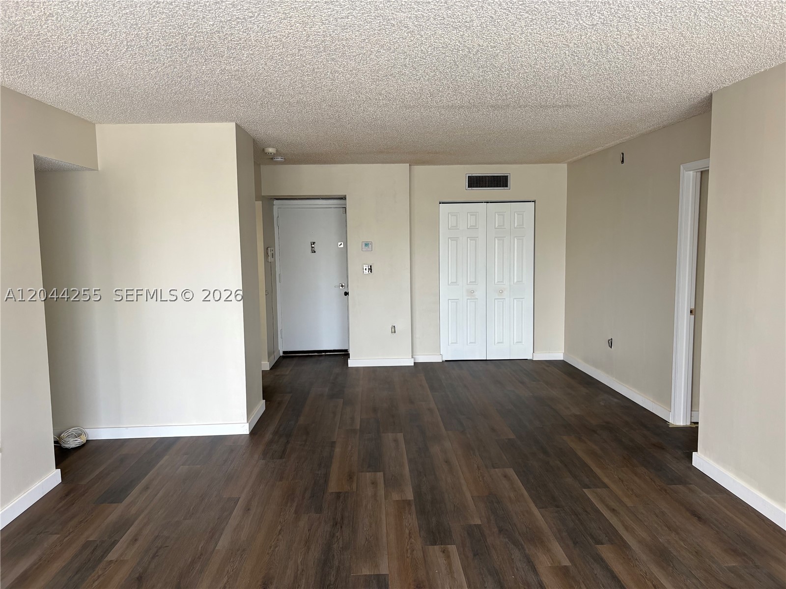 3701 N Country Club Dr #207, Aventura FL 33180