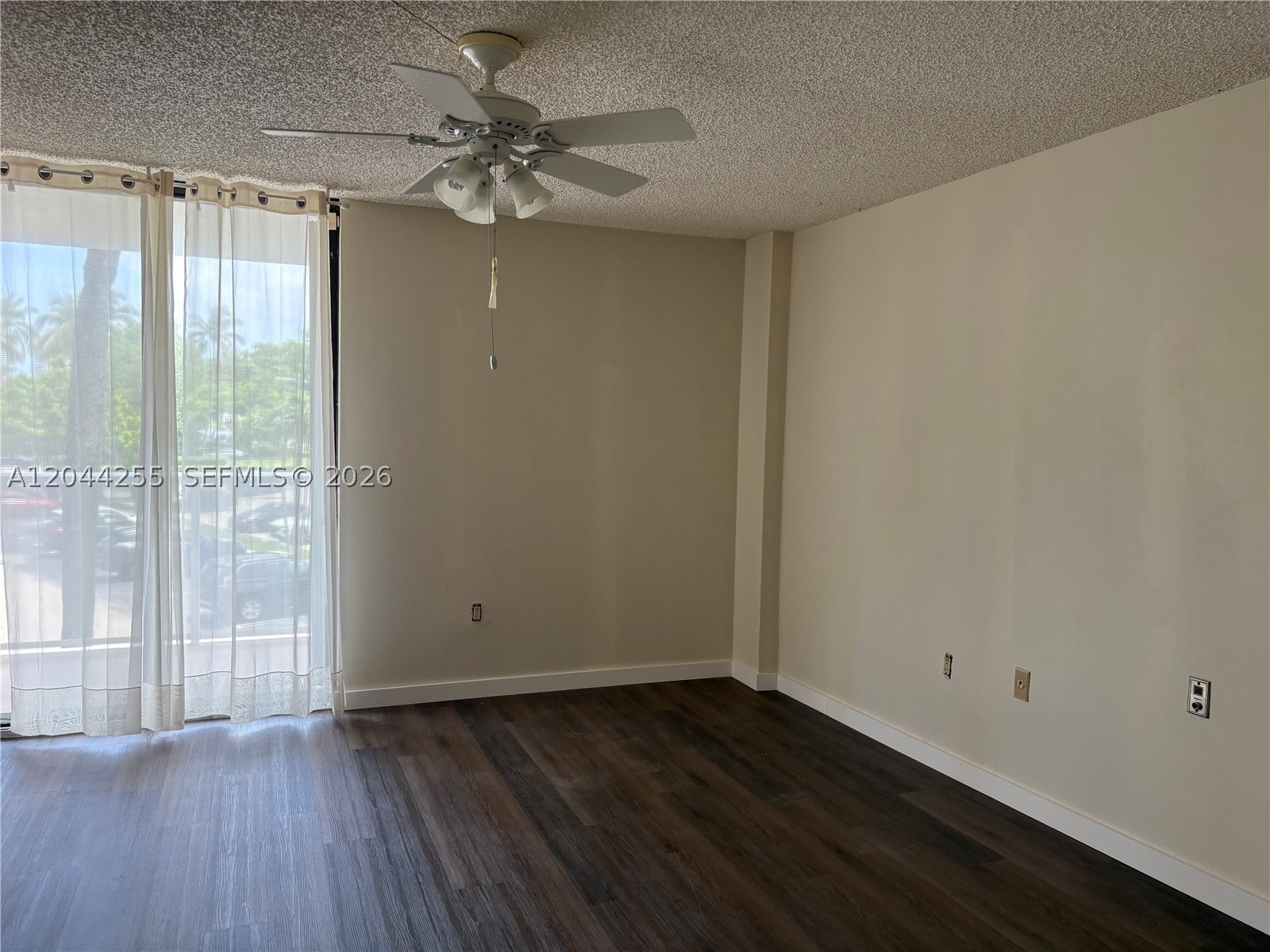 3701 N Country Club Dr #207, Aventura FL 33180