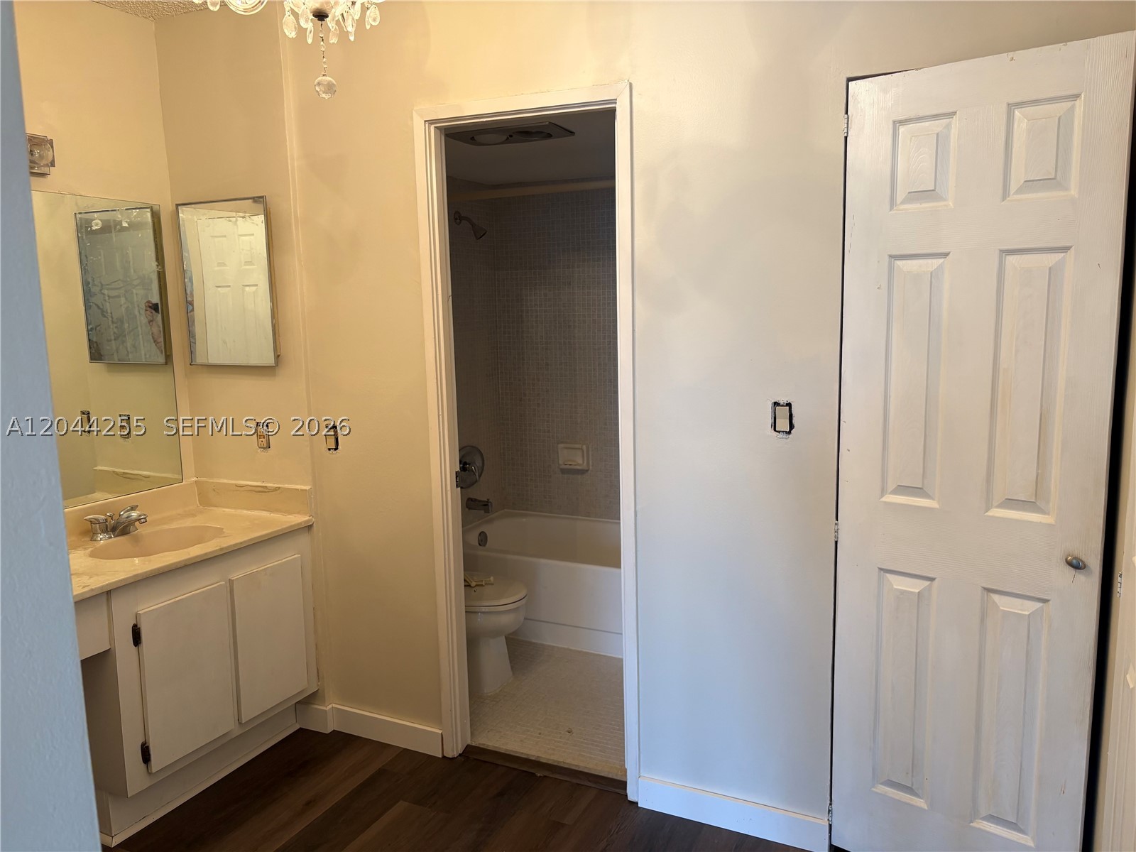 3701 N Country Club Dr #207, Aventura FL 33180