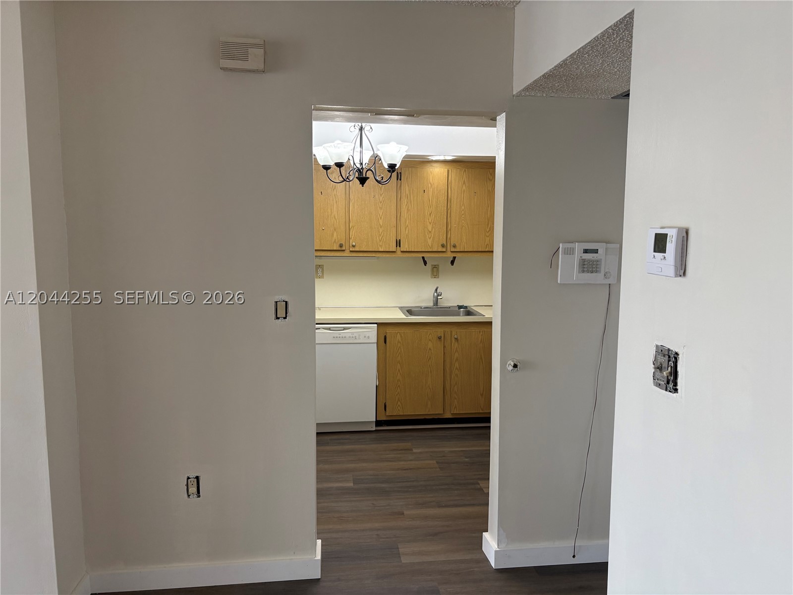 3701 N Country Club Dr #207, Aventura FL 33180
