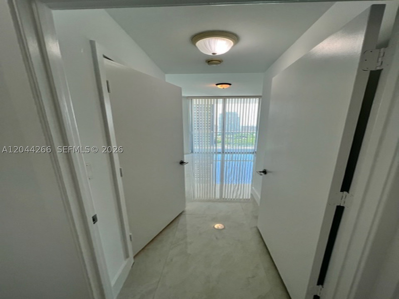 79 SW 12th St #2905-S, Miami FL 33130
