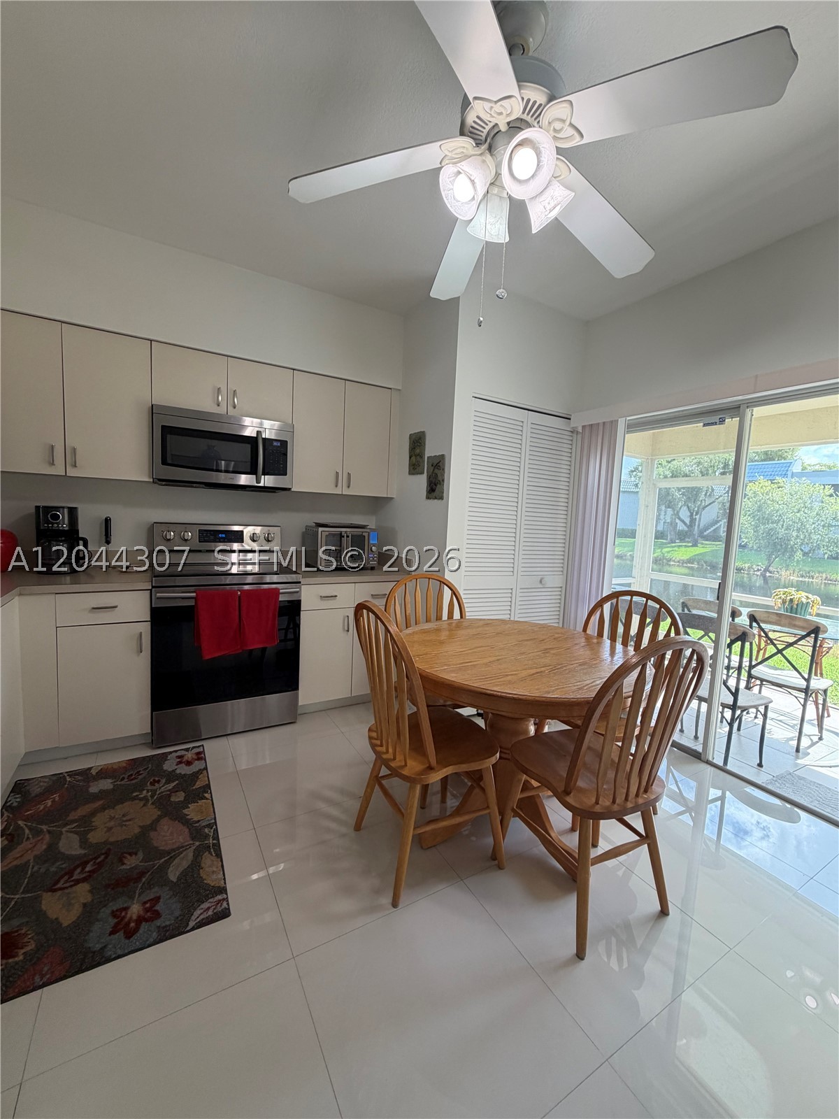 16619 Hemingway Dr, Weston FL 33326