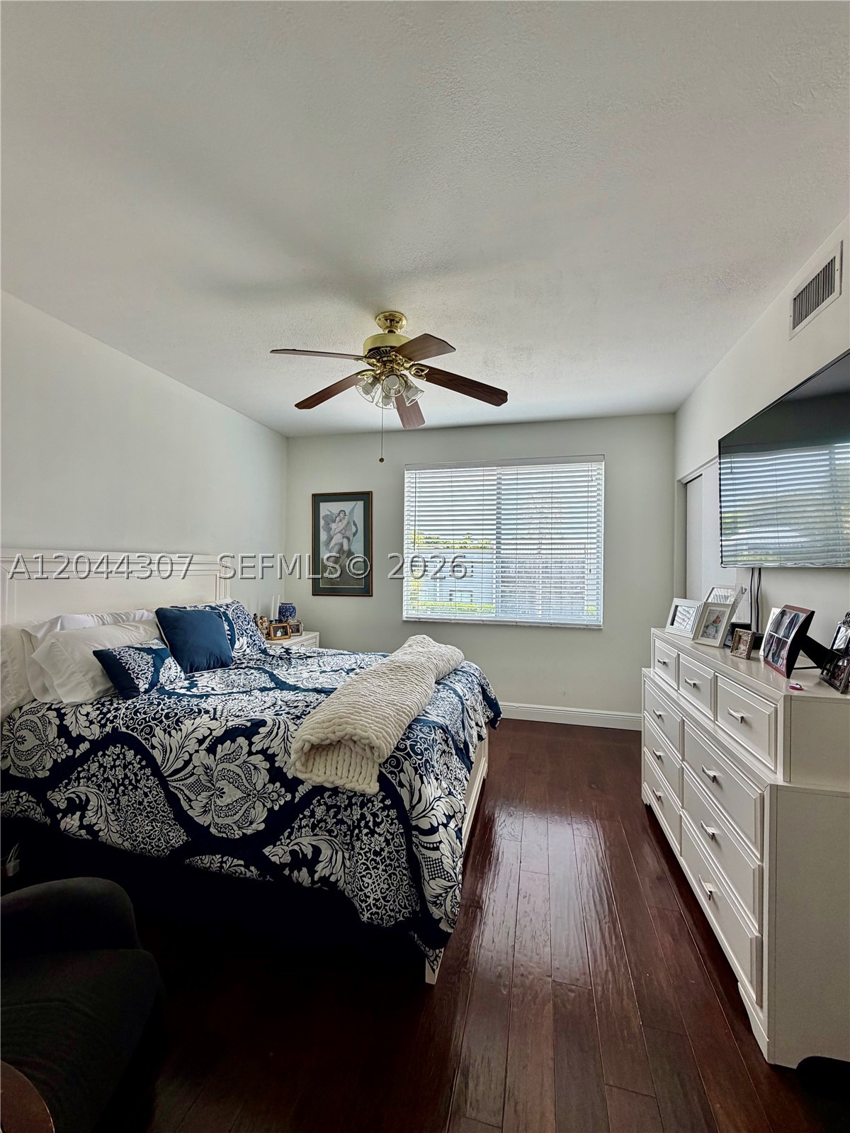 16619 Hemingway Dr, Weston FL 33326