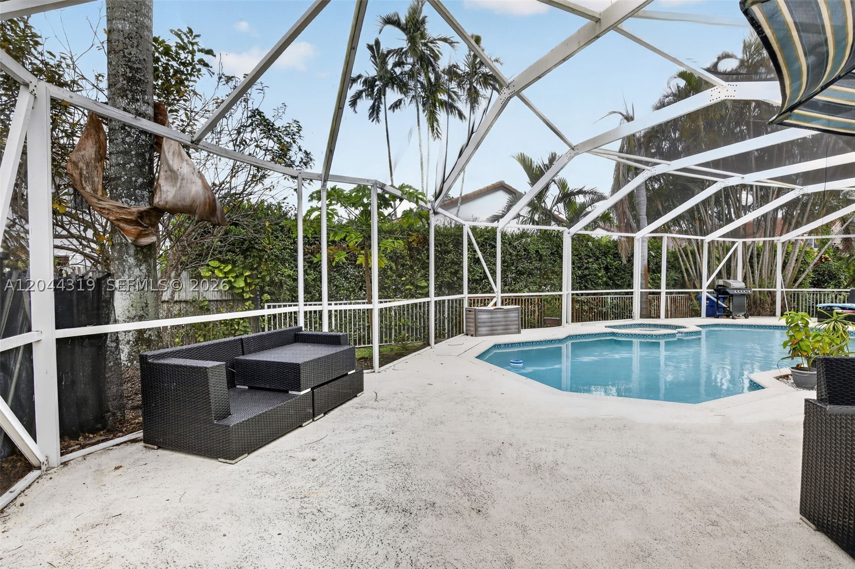 19322 NW 11th St, Pembroke Pines FL 33029