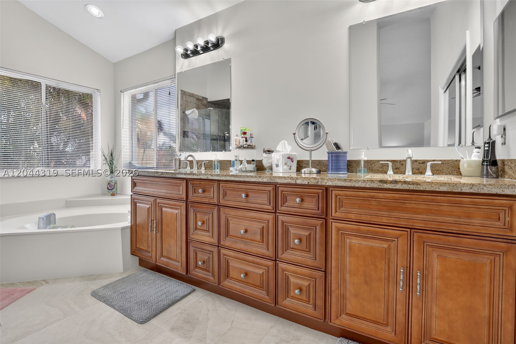 19322 NW 11th St, Pembroke Pines FL 33029