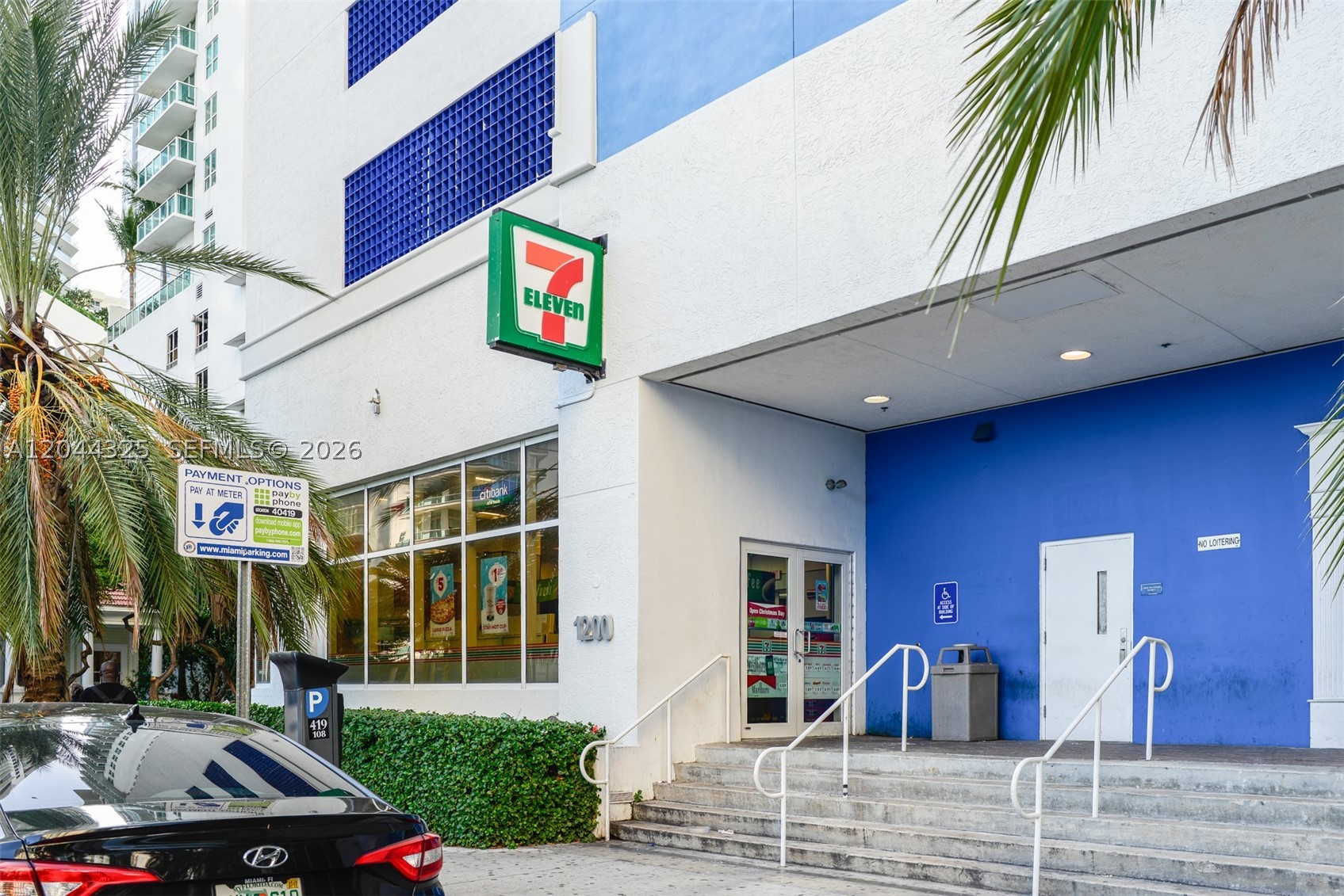 1200 Brickell Bay Dr #3614, Miami FL 33131