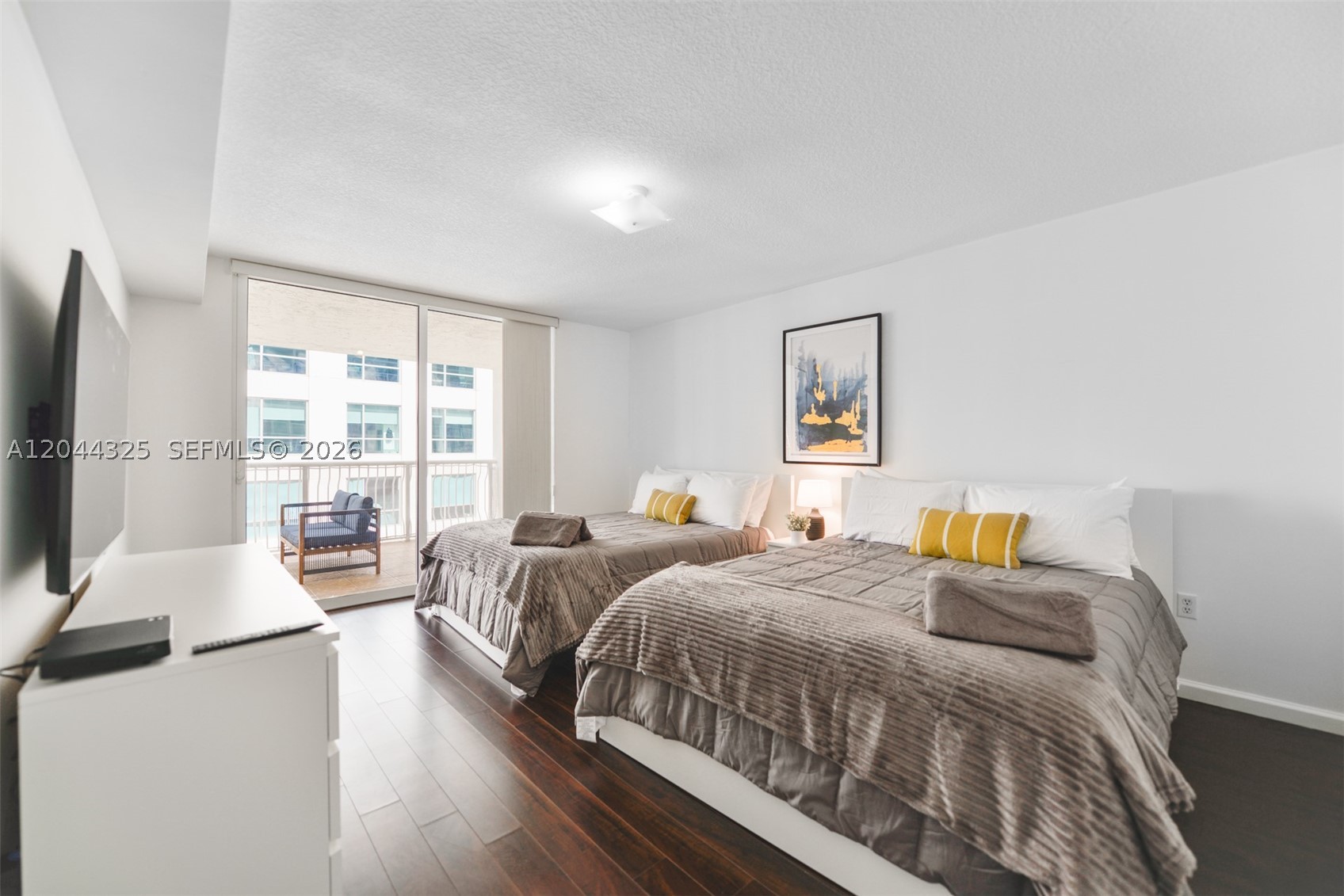1200 Brickell Bay Dr #3614, Miami FL 33131