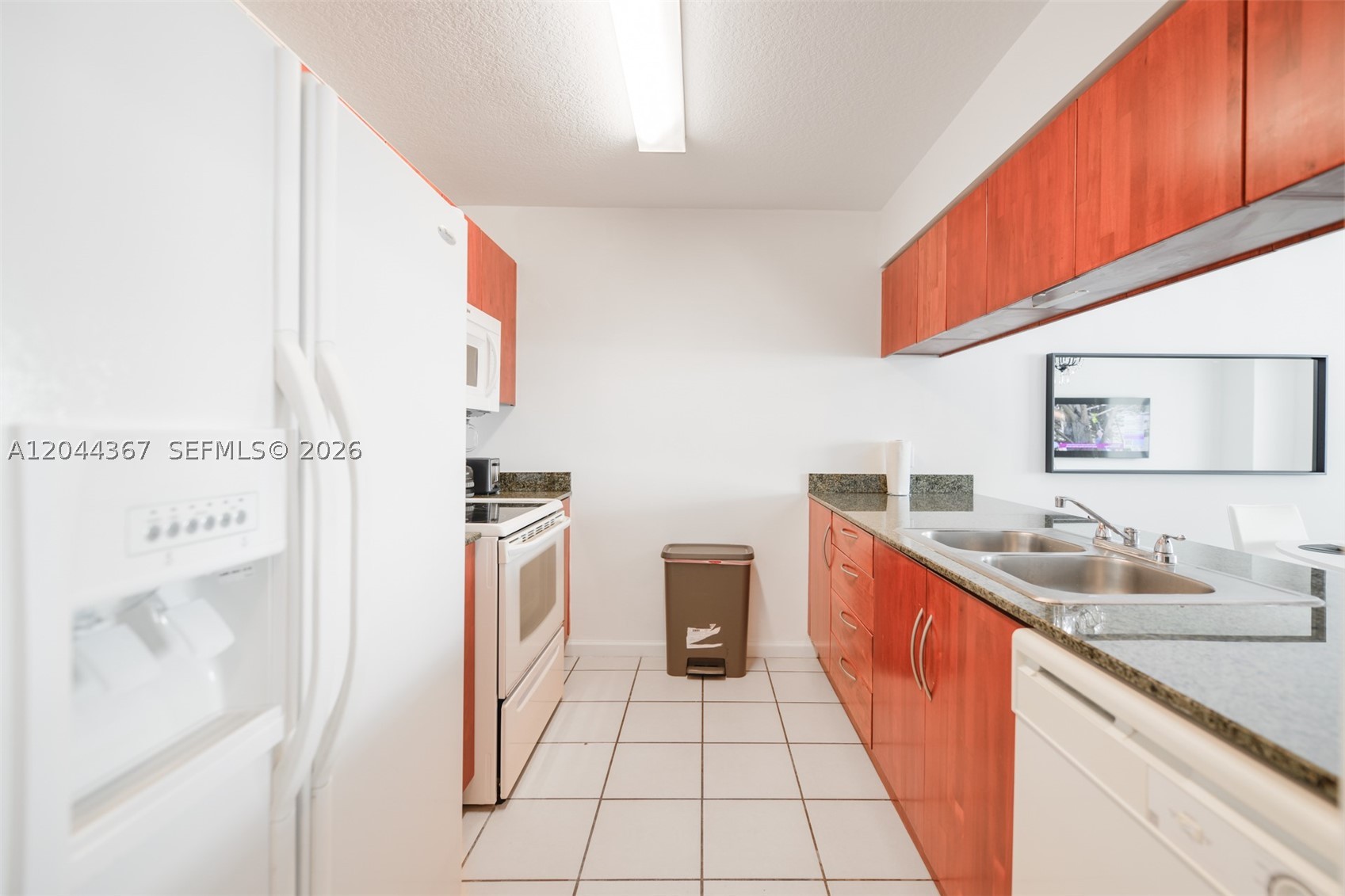 1200 Brickell Bay Dr #3614, Miami FL 33131