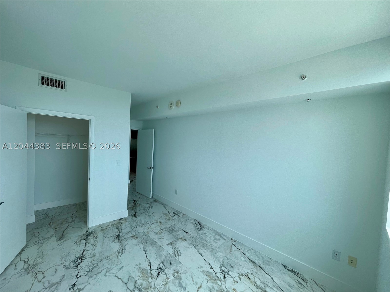253 NE 2nd St #2409, Miami FL 33132