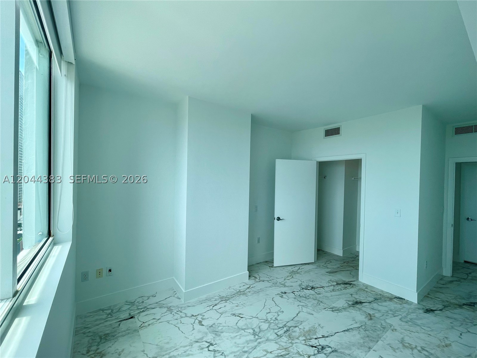 253 NE 2nd St #2409, Miami FL 33132