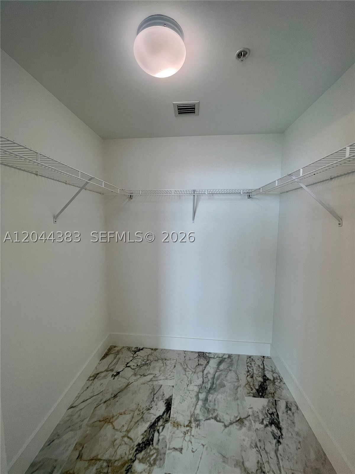 253 NE 2nd St #2409, Miami FL 33132