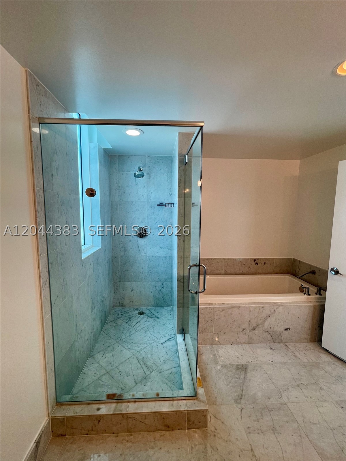 253 NE 2nd St #2409, Miami FL 33132