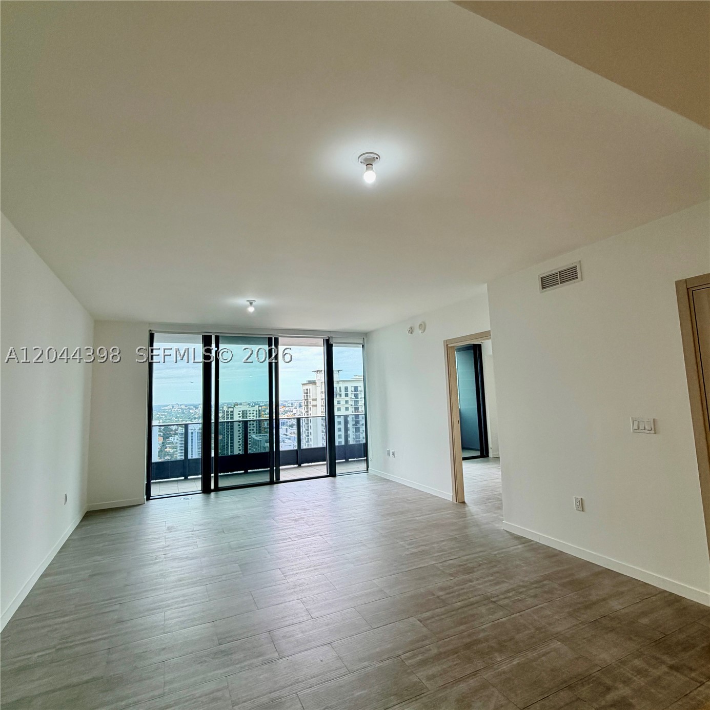 1000 Brickell Plz #3410, Miami FL 33131