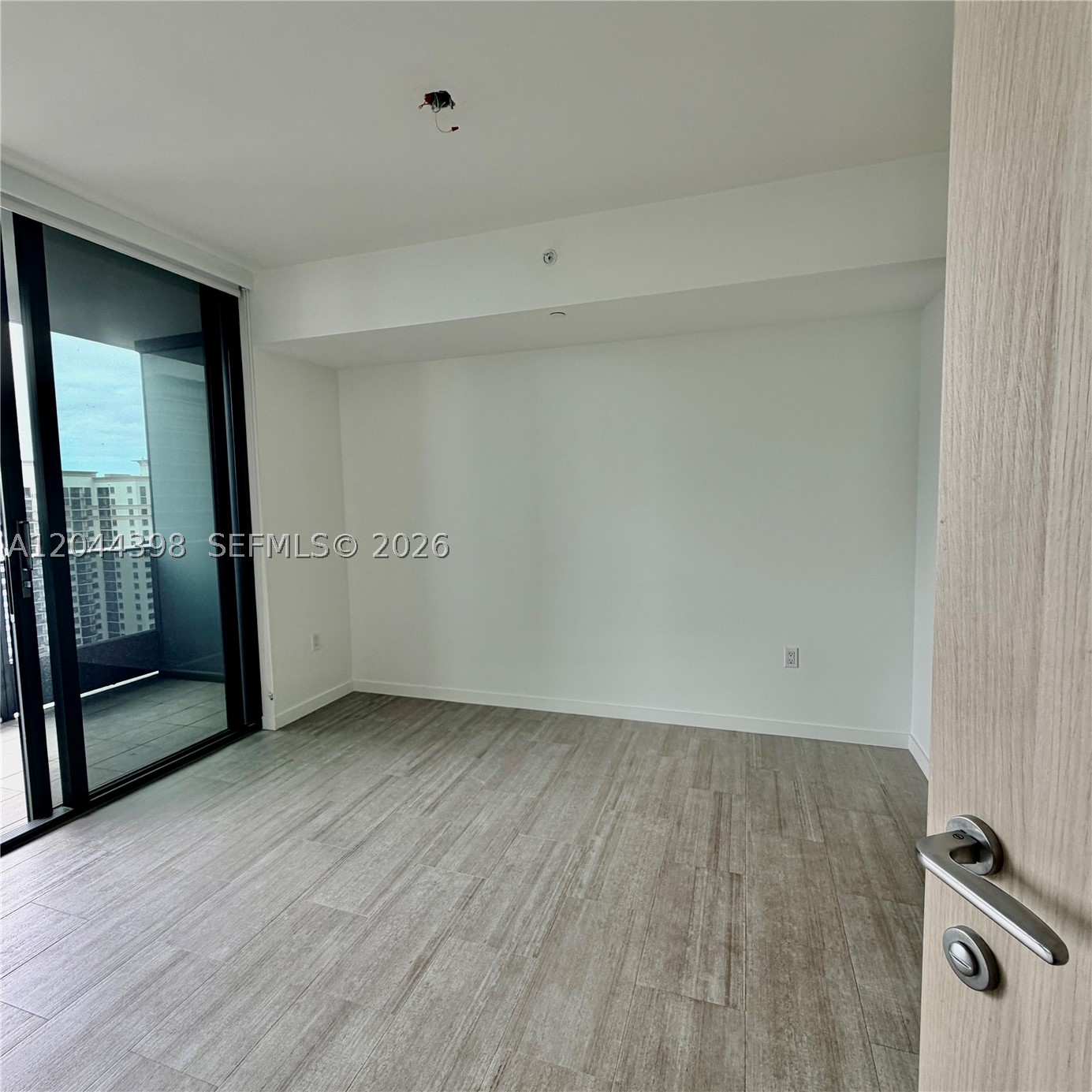 1000 Brickell Plz #3410, Miami FL 33131