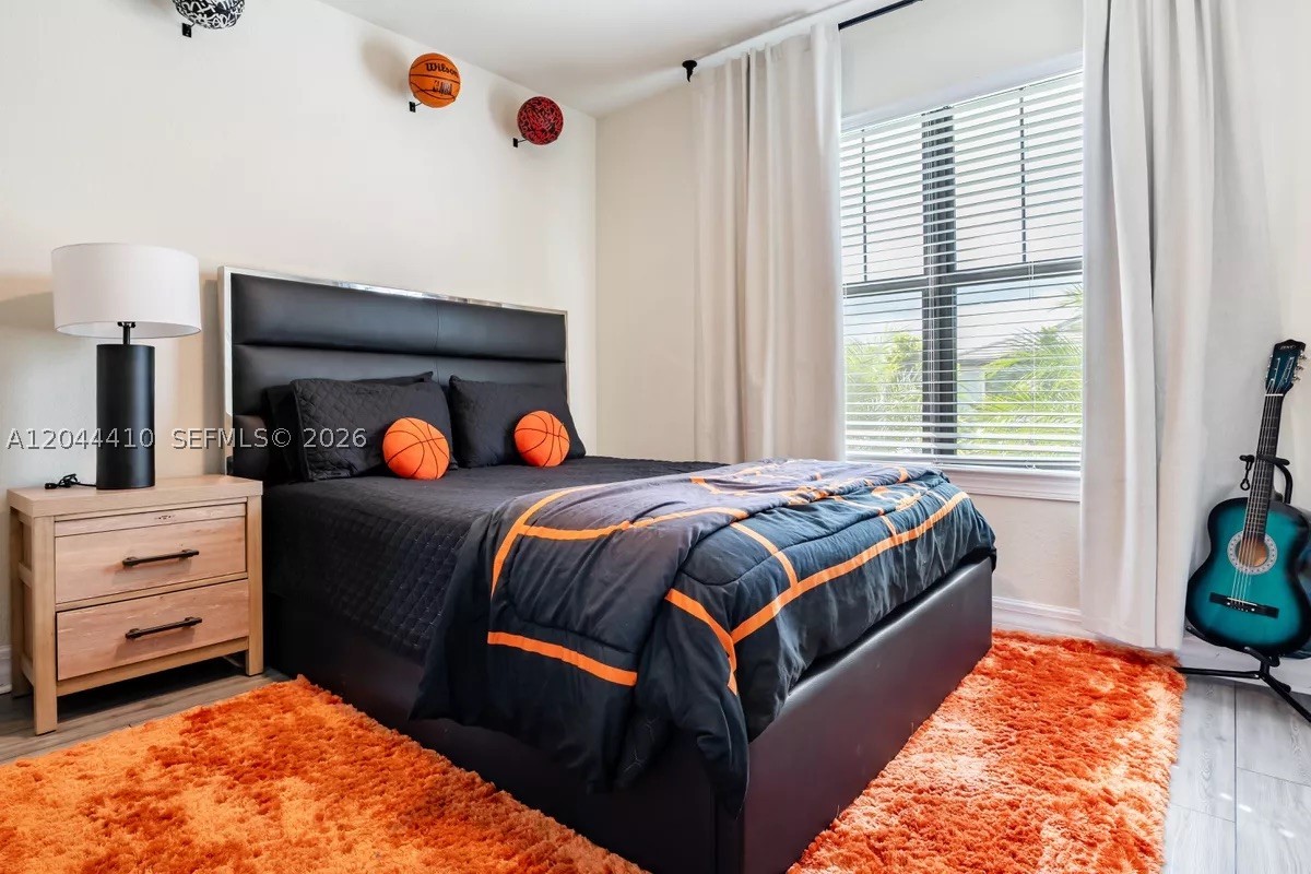 2940 Shortleaf Ave, Lauderdale Lakes FL 33311