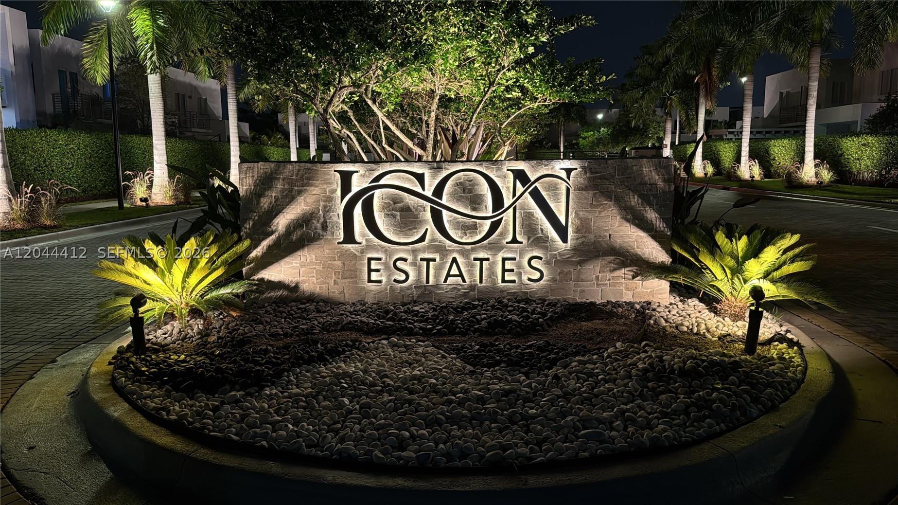 10381 NW 67th Ter, Doral FL 33178