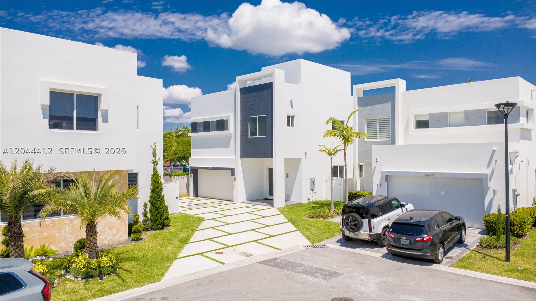 10381 NW 67th Ter, Doral FL 33178