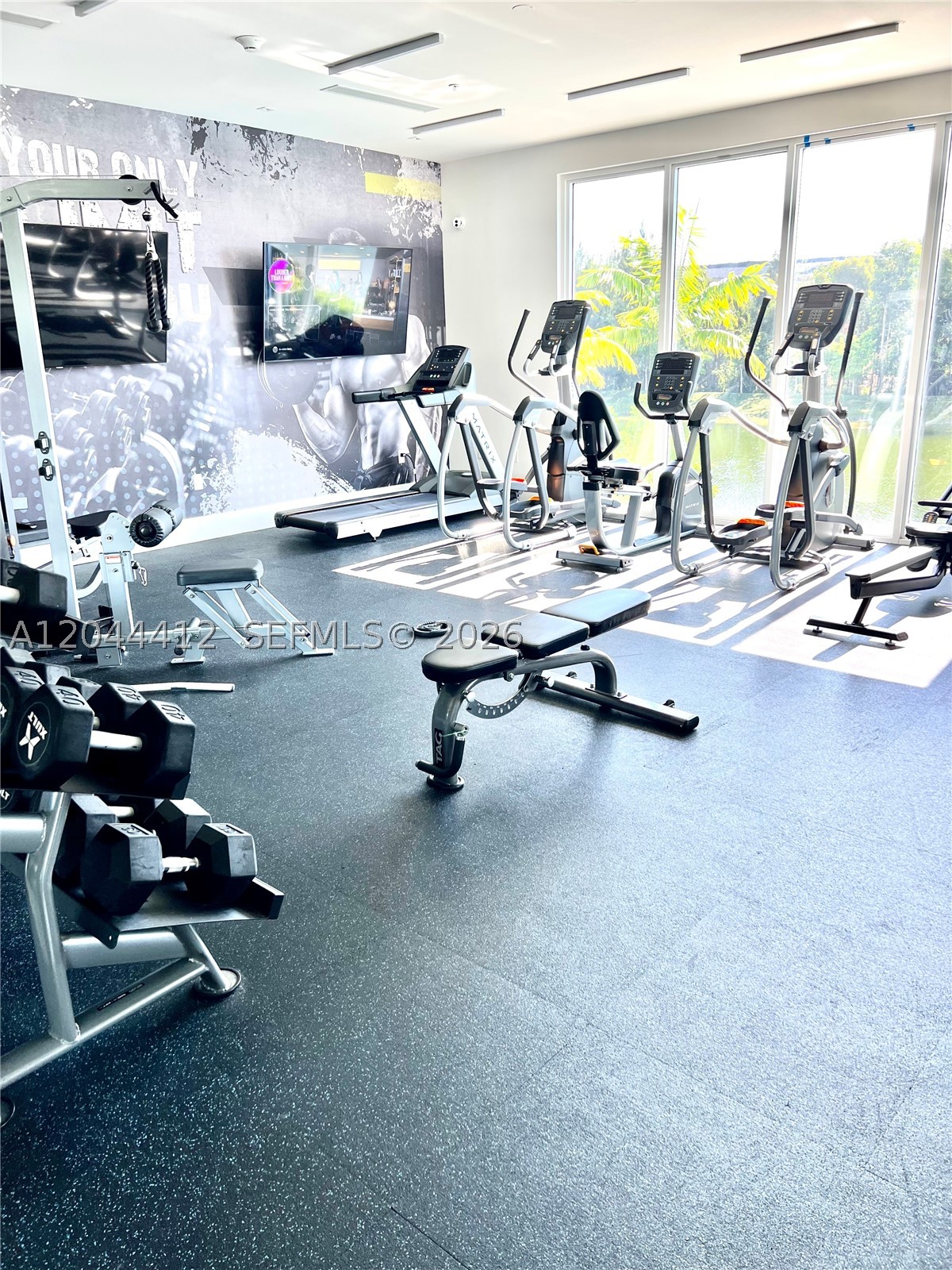 10381 NW 67th Ter, Doral FL 33178