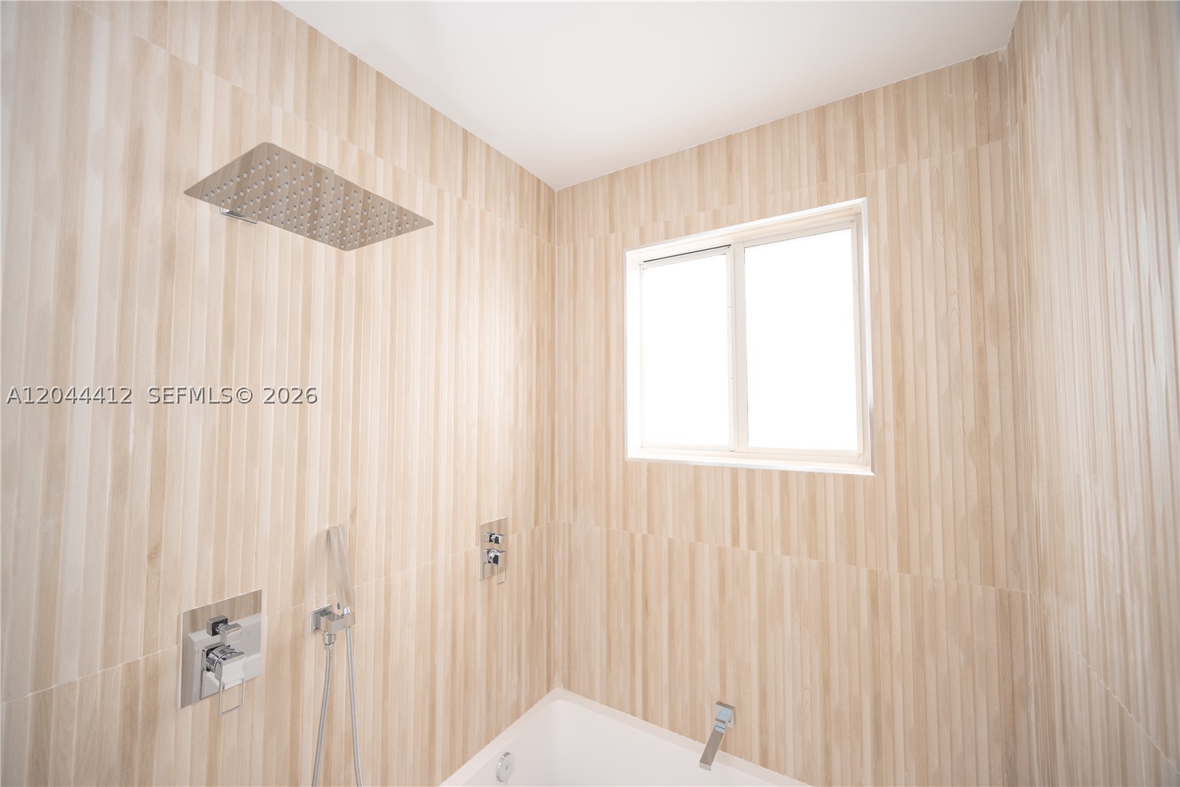 10381 NW 67th Ter, Doral FL 33178