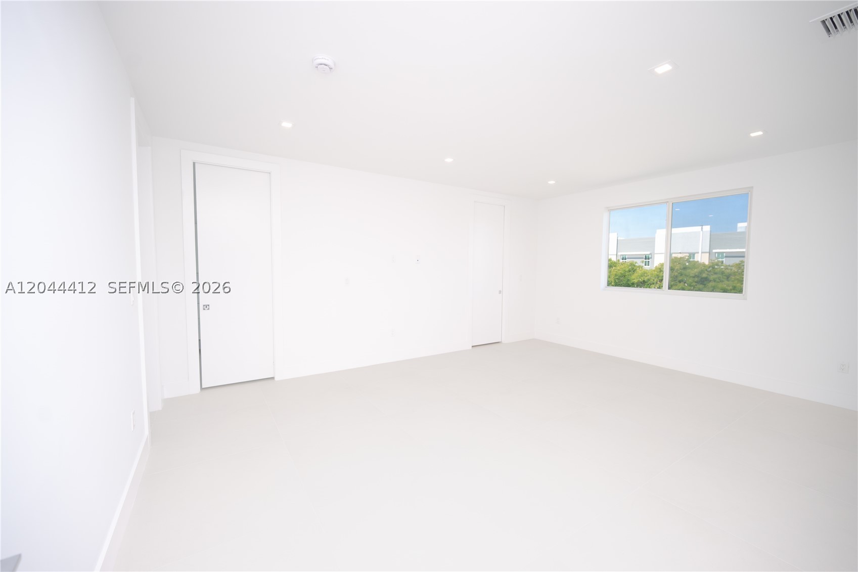 10381 NW 67th Ter, Doral FL 33178