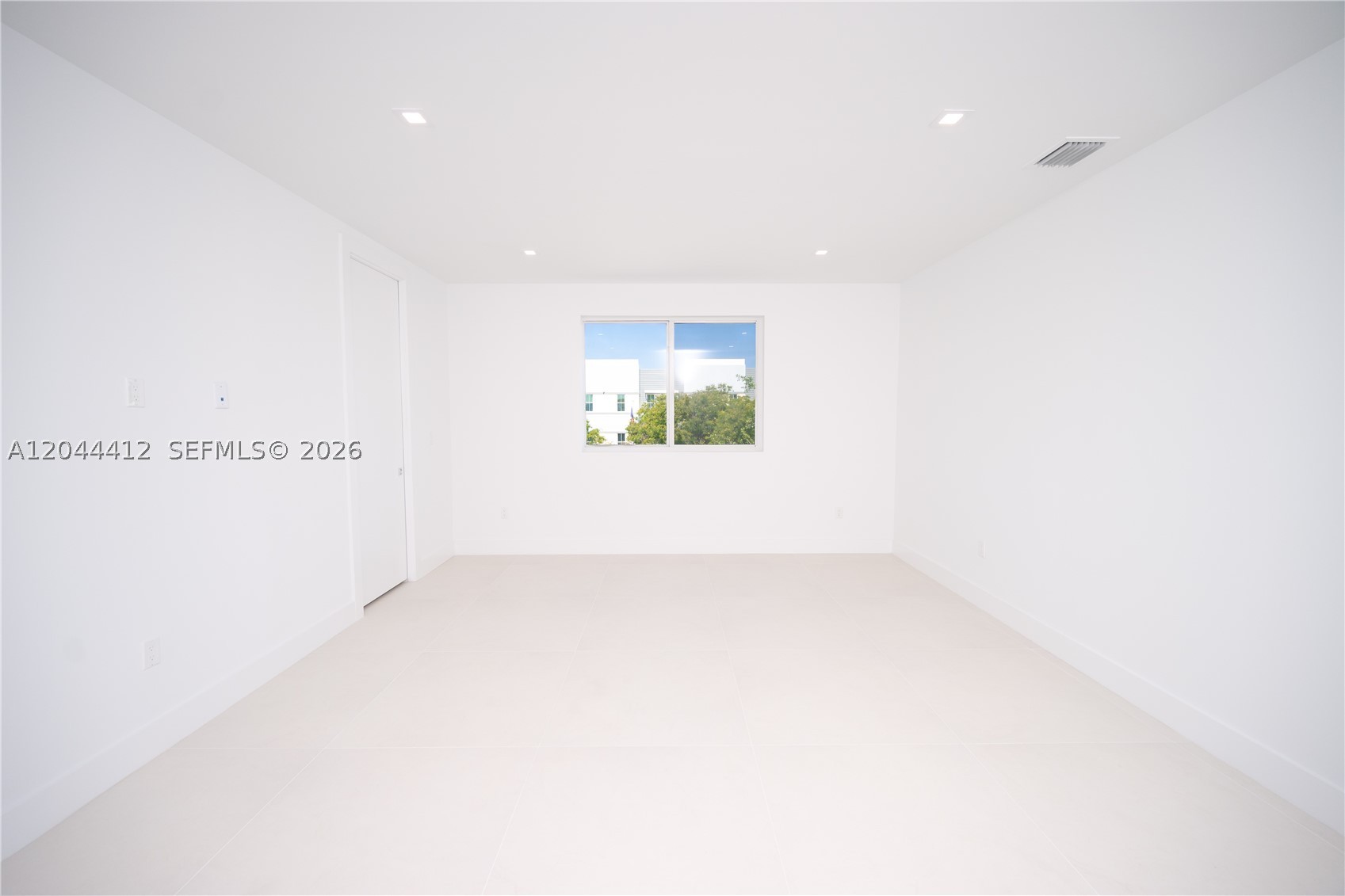 10381 NW 67th Ter, Doral FL 33178