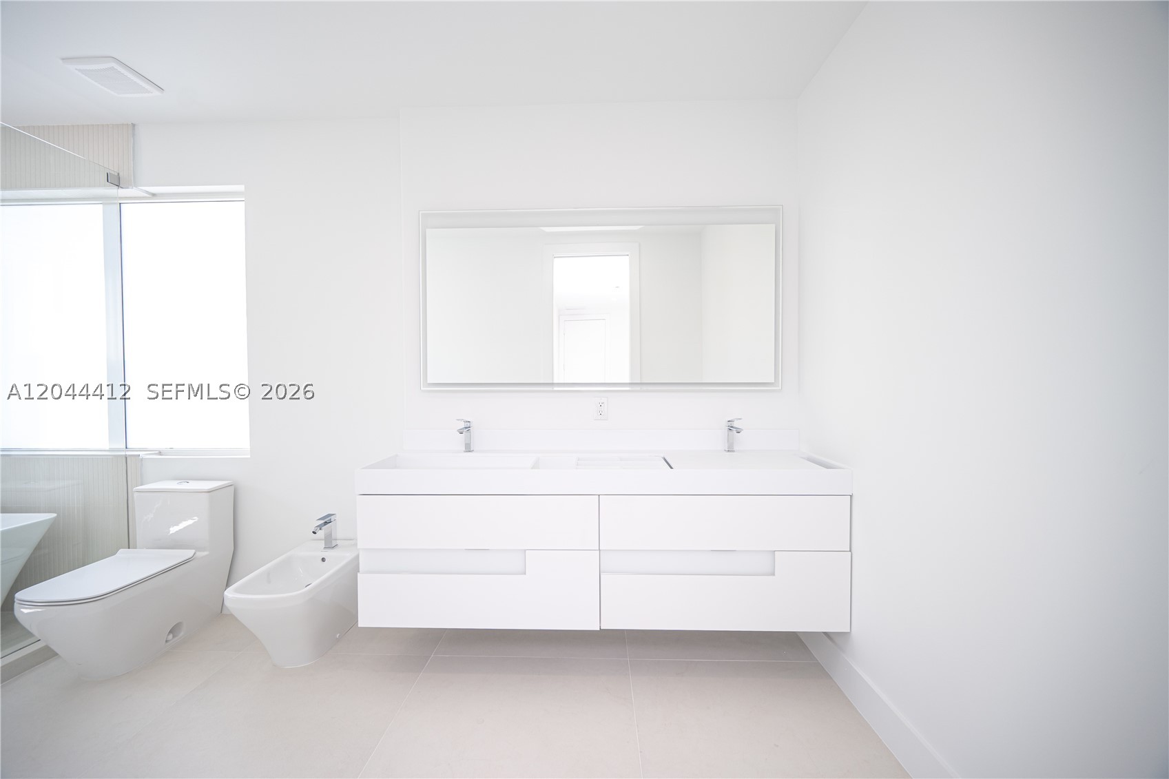 10381 NW 67th Ter, Doral FL 33178