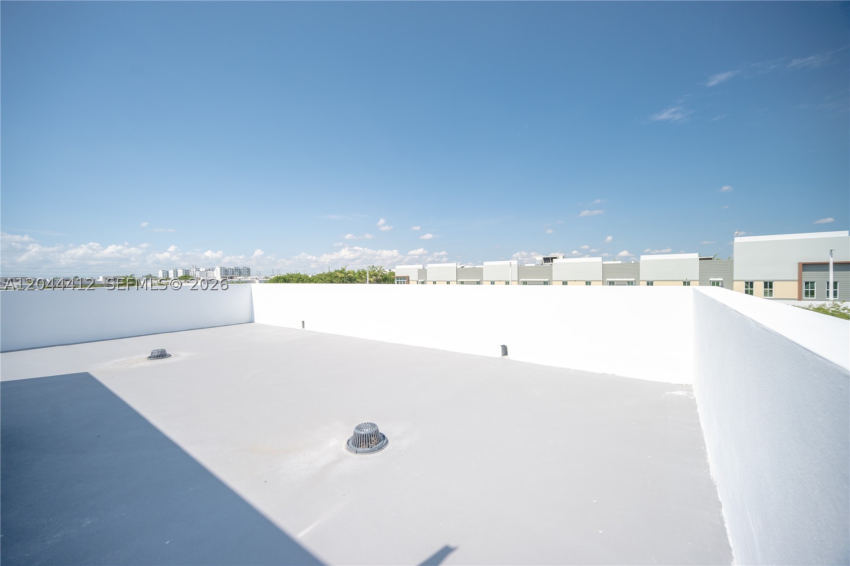10381 NW 67th Ter, Doral FL 33178