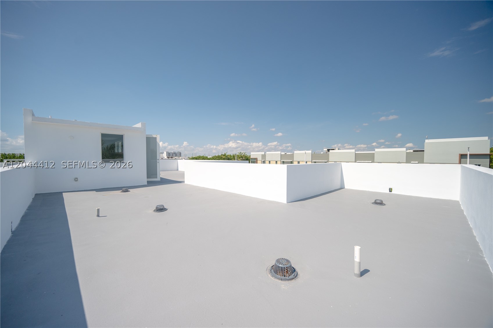 10381 NW 67th Ter, Doral FL 33178