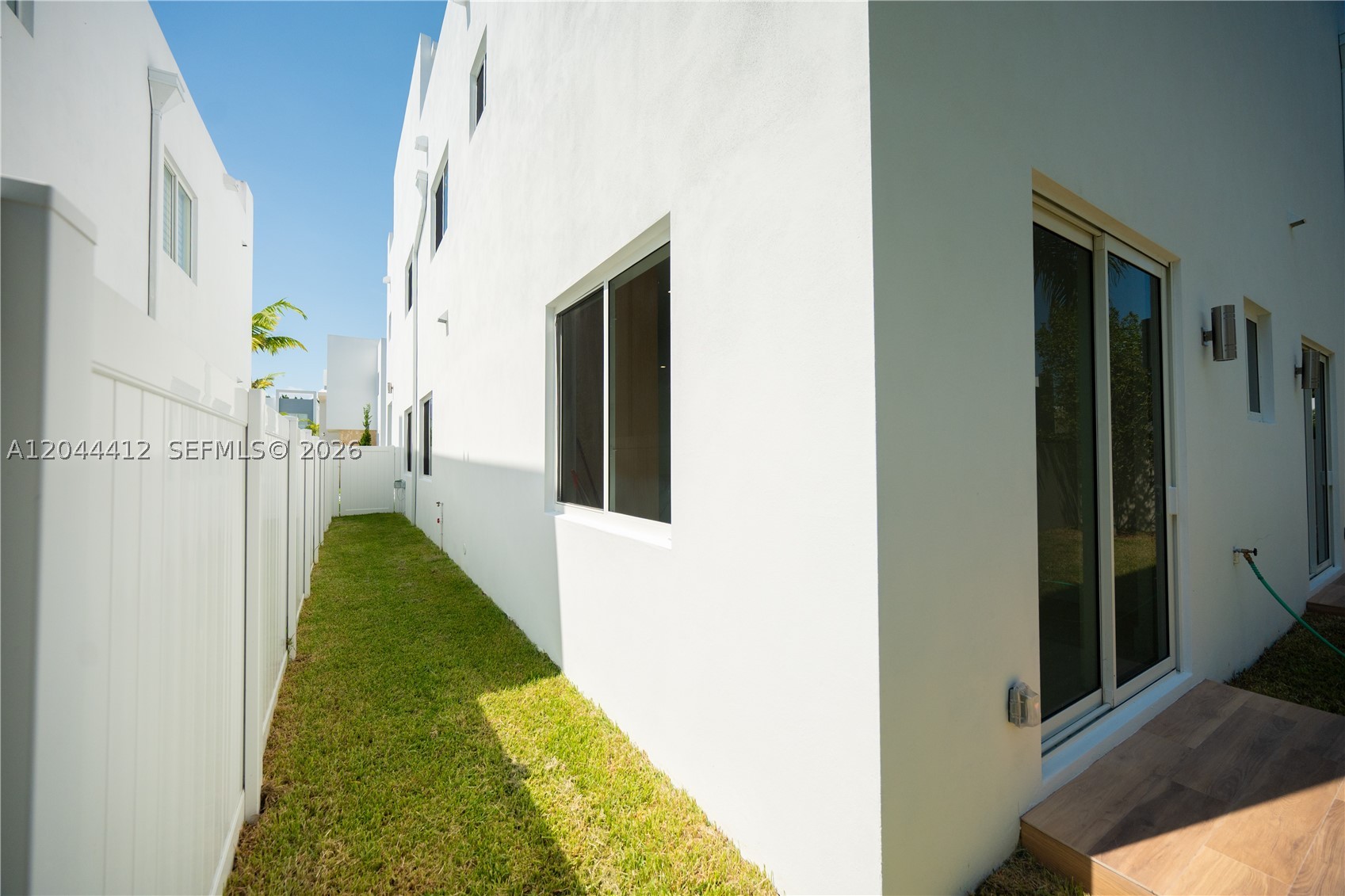 10381 NW 67th Ter, Doral FL 33178