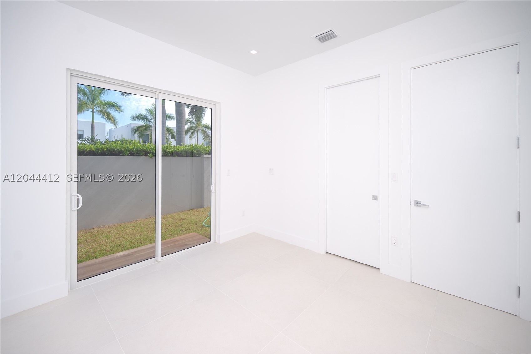 10381 NW 67th Ter, Doral FL 33178