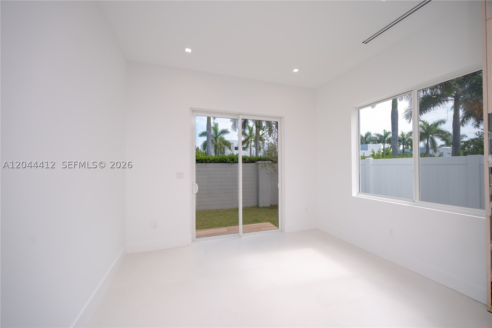 10381 NW 67th Ter, Doral FL 33178