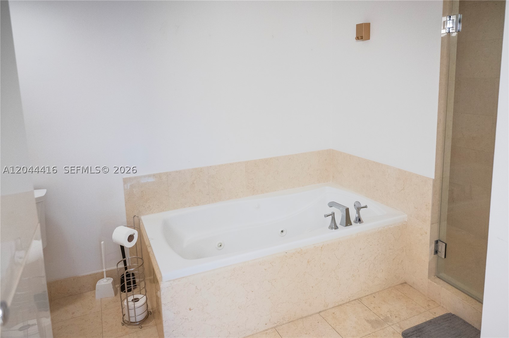 19900 E Country Club Dr #318, Aventura FL 33180