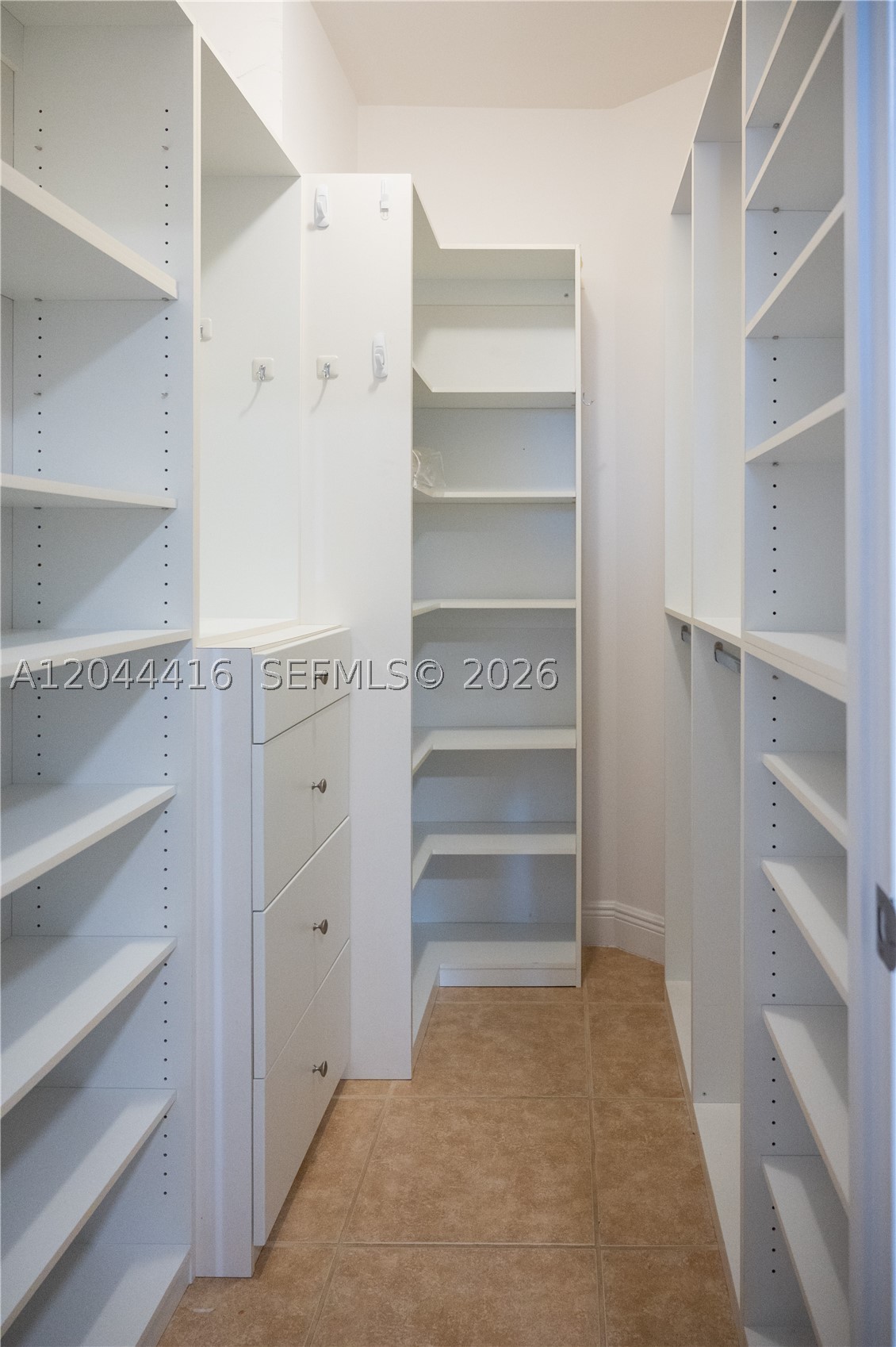 19900 E Country Club Dr #318, Aventura FL 33180