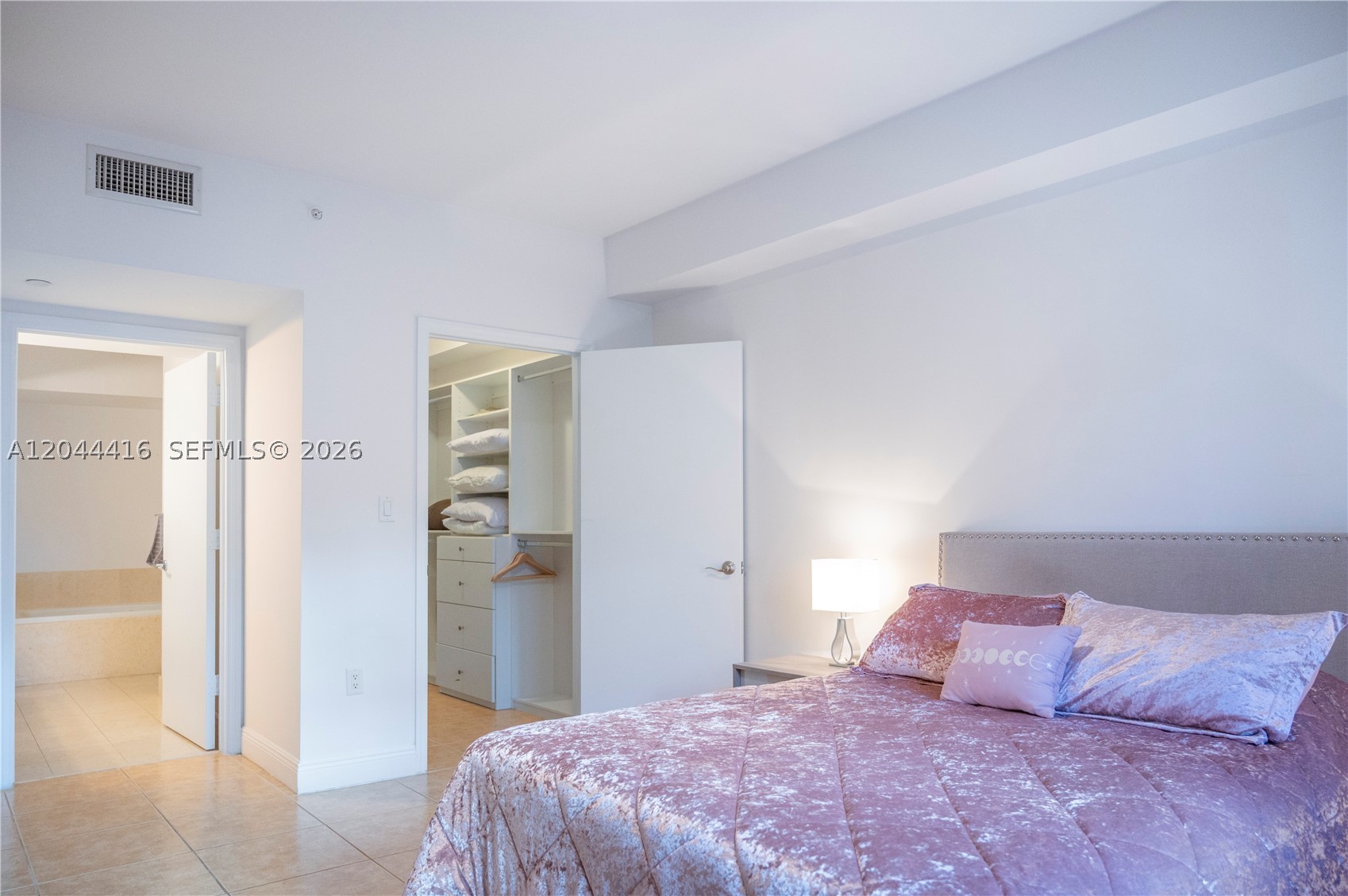 19900 E Country Club Dr #318, Aventura FL 33180