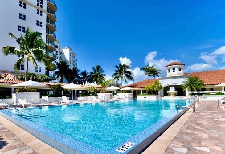 19900 E Country Club Dr #318, Aventura FL 33180