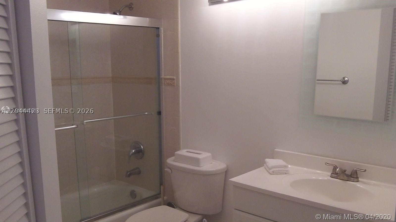 19501 E Country Club Dr #104, Aventura FL 33180