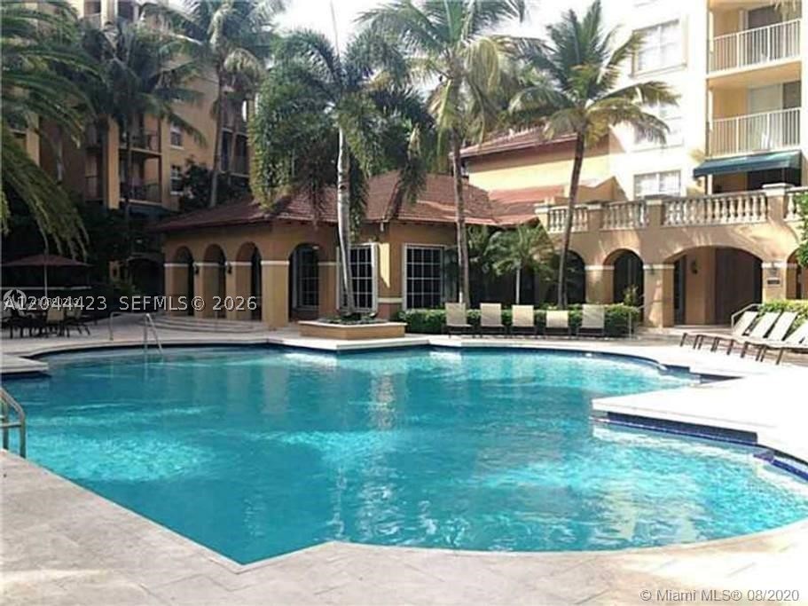 19501 E Country Club Dr #104, Aventura FL 33180