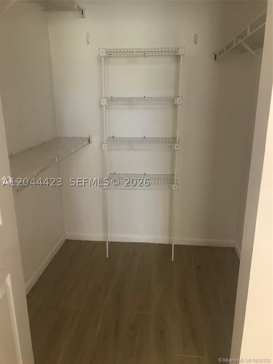 19501 E Country Club Dr #104, Aventura FL 33180