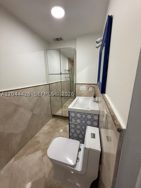 1047 NE 84th St, Miami FL 33138