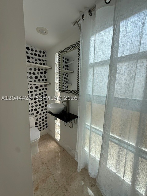 1047 NE 84th St, Miami FL 33138