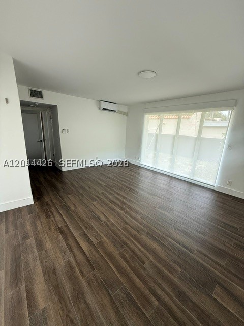 1047 NE 84th St, Miami FL 33138