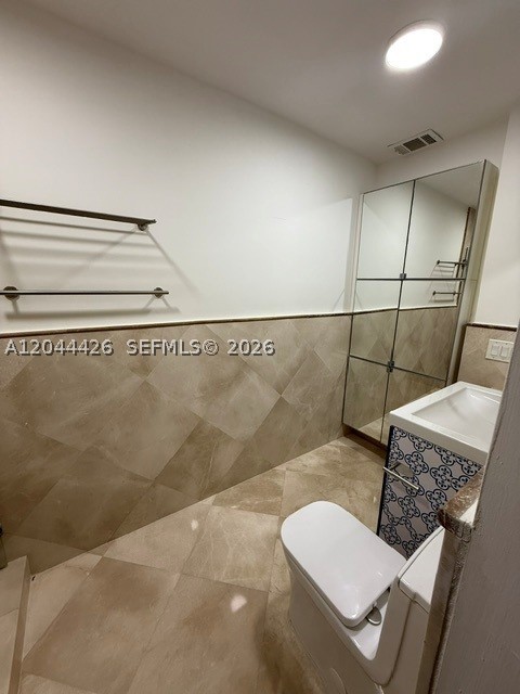 1047 NE 84th St, Miami FL 33138