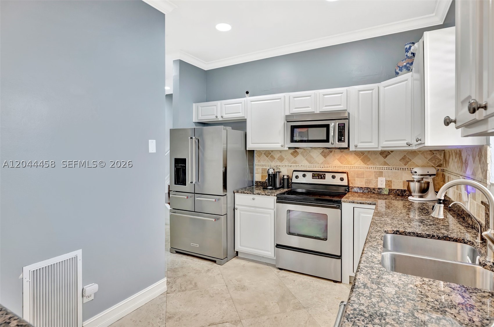 853 SW 11th Ct, Fort Lauderdale FL 33315