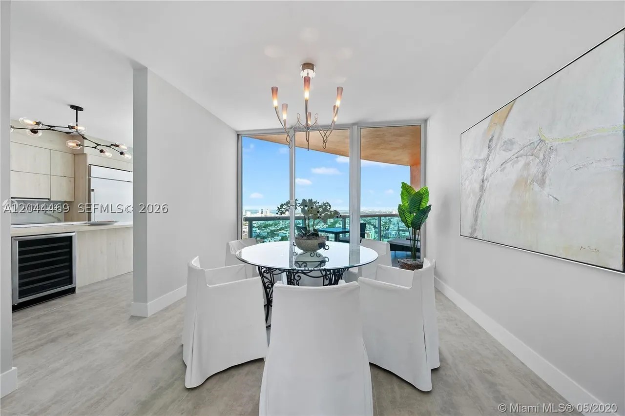 300 S Pointe Dr #3604, Miami Beach FL 33139