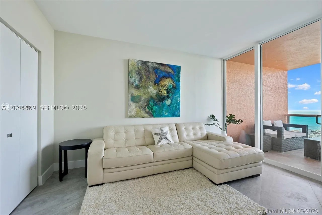 300 S Pointe Dr #3604, Miami Beach FL 33139