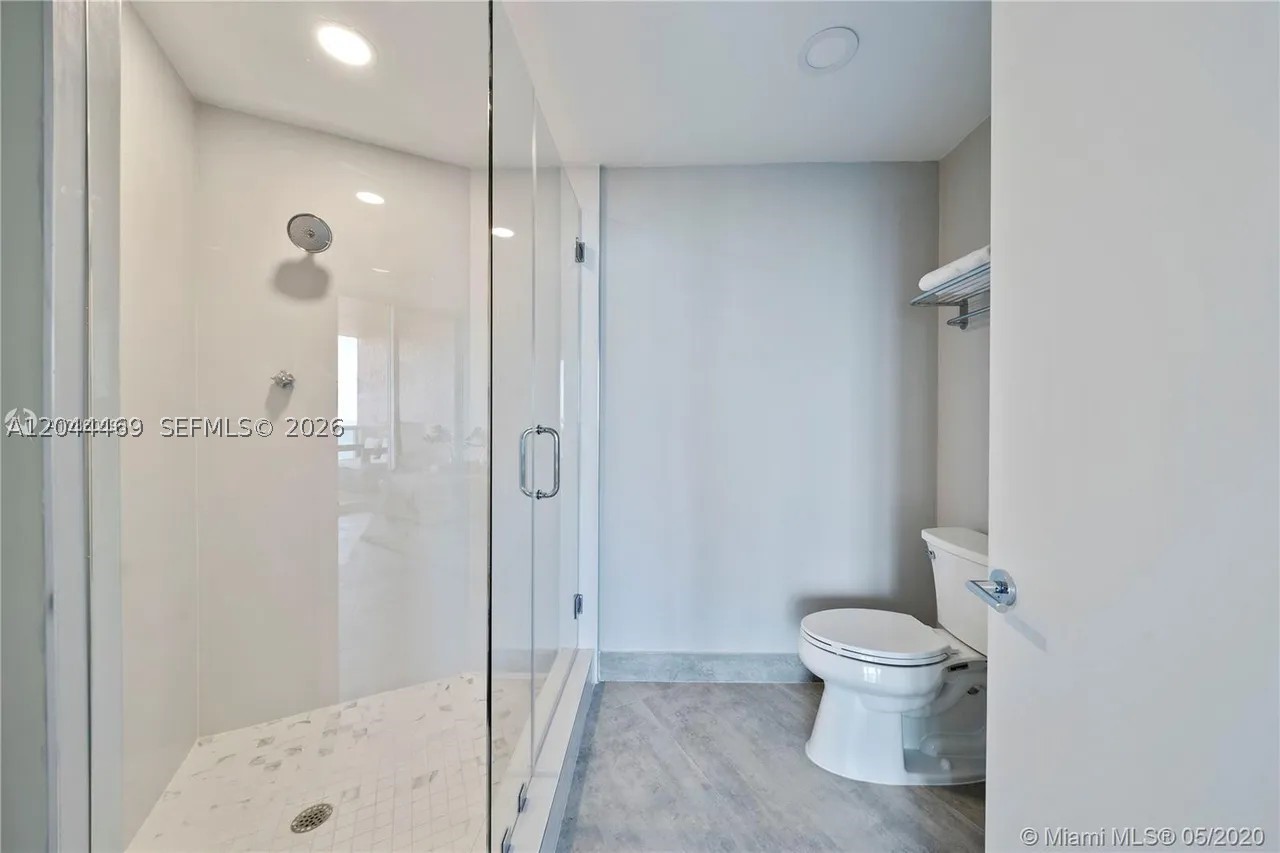 300 S Pointe Dr #3604, Miami Beach FL 33139