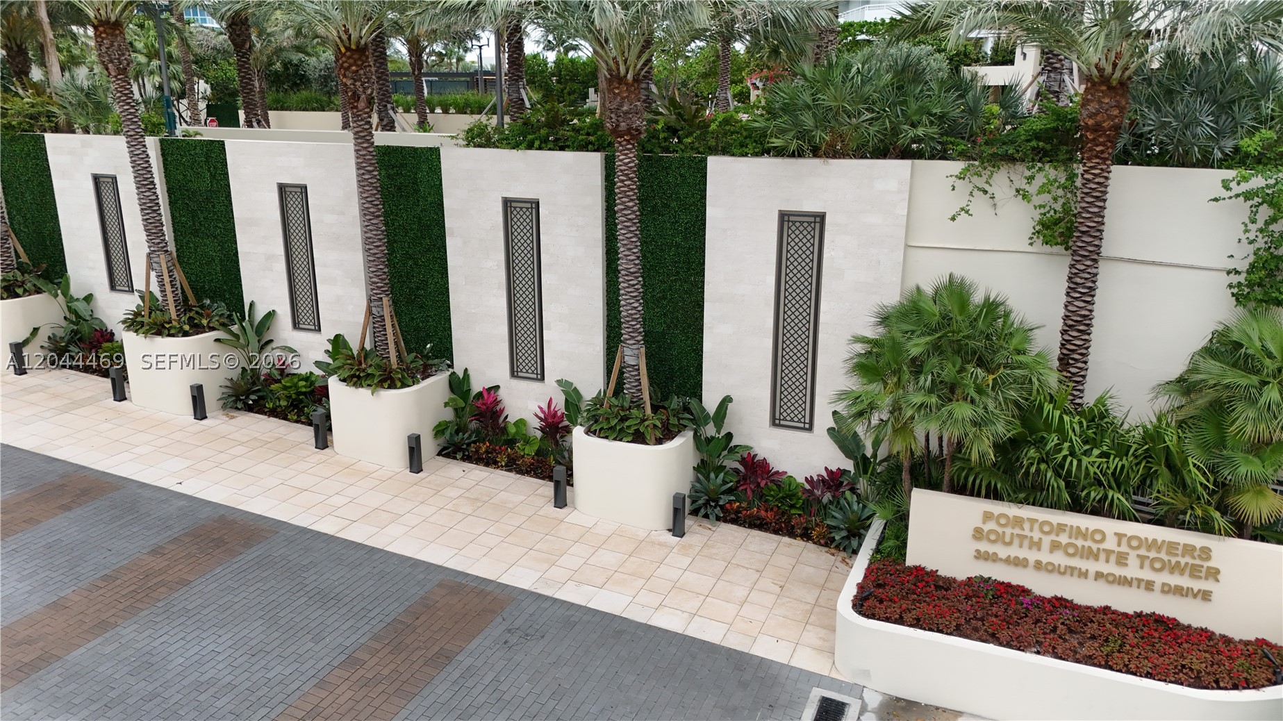 300 S Pointe Dr #3604, Miami Beach FL 33139